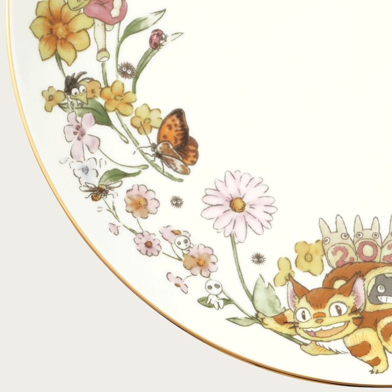Limited Edition Noritake 2024 Year Plate 23cm (With Plate Holder) - "My Neighbor Totoro" © Studio Ghibli