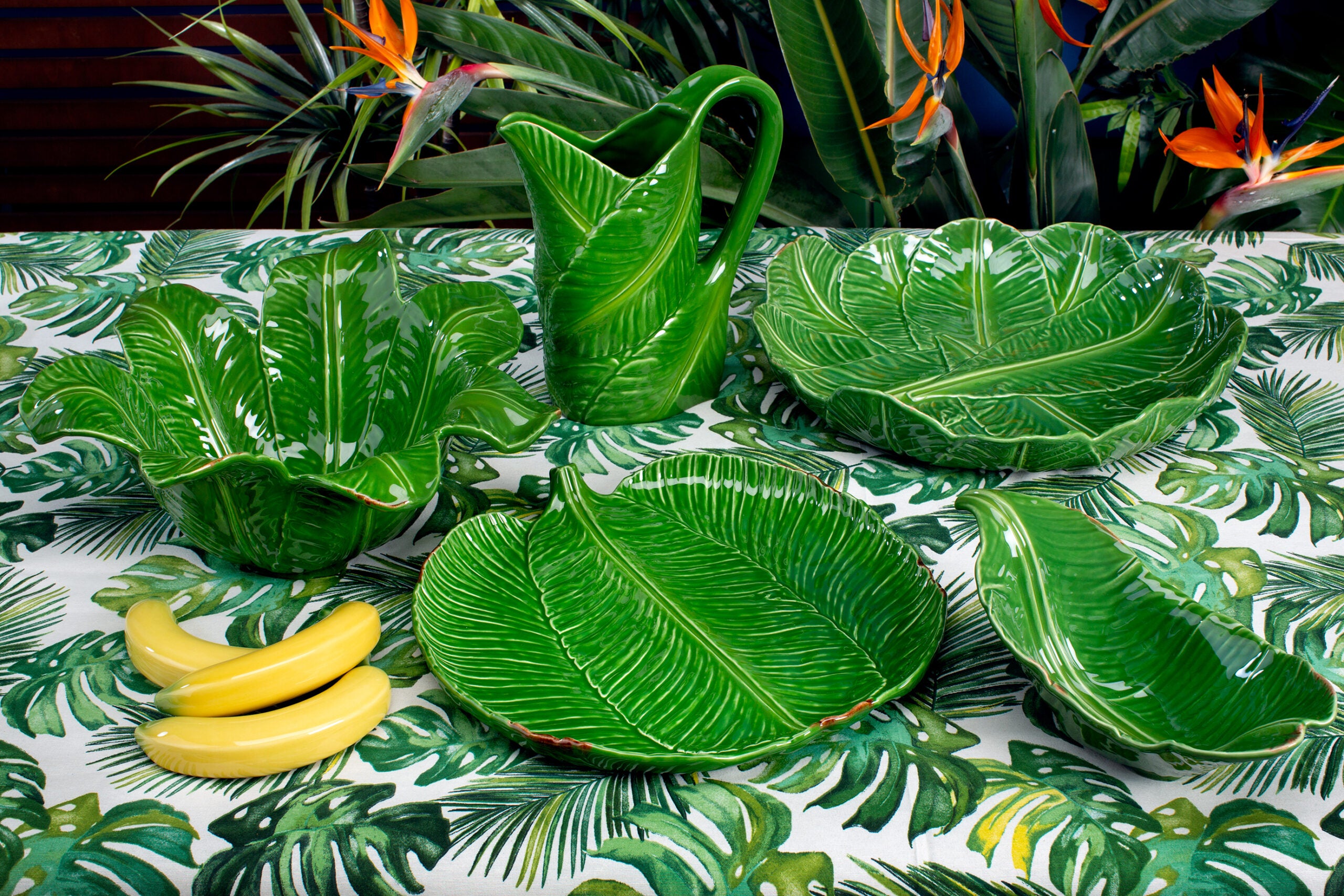 Bordallo Pinheiro Centerpiece Bananas 40.5cm – Banana Madeira