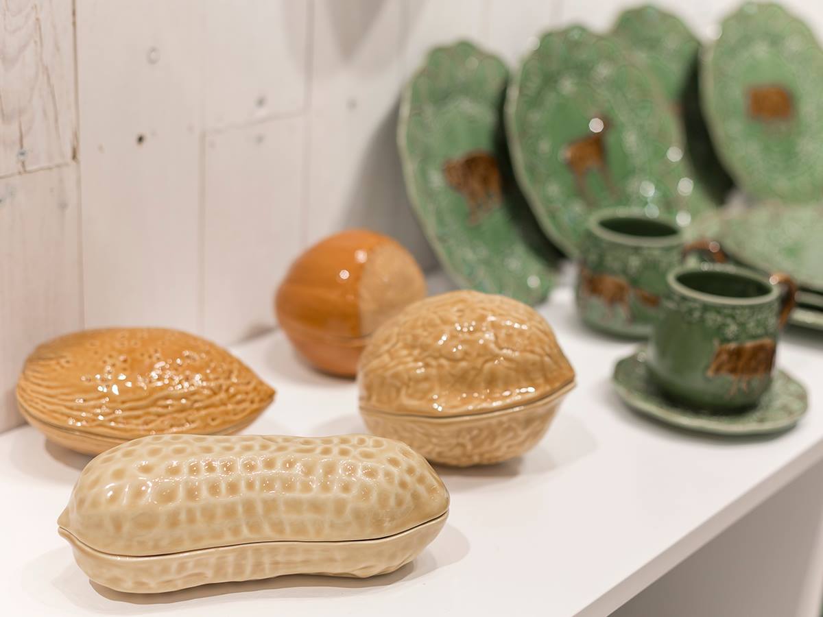 Bordallo Pinheiro Peanut Box - Nuts