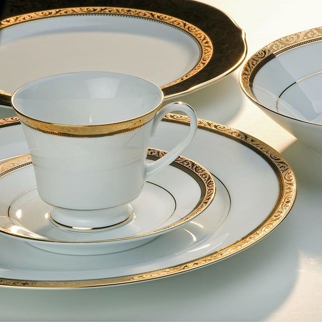 Noritake 20Pcs Dinner Set For 6 Persons - Regent Gold