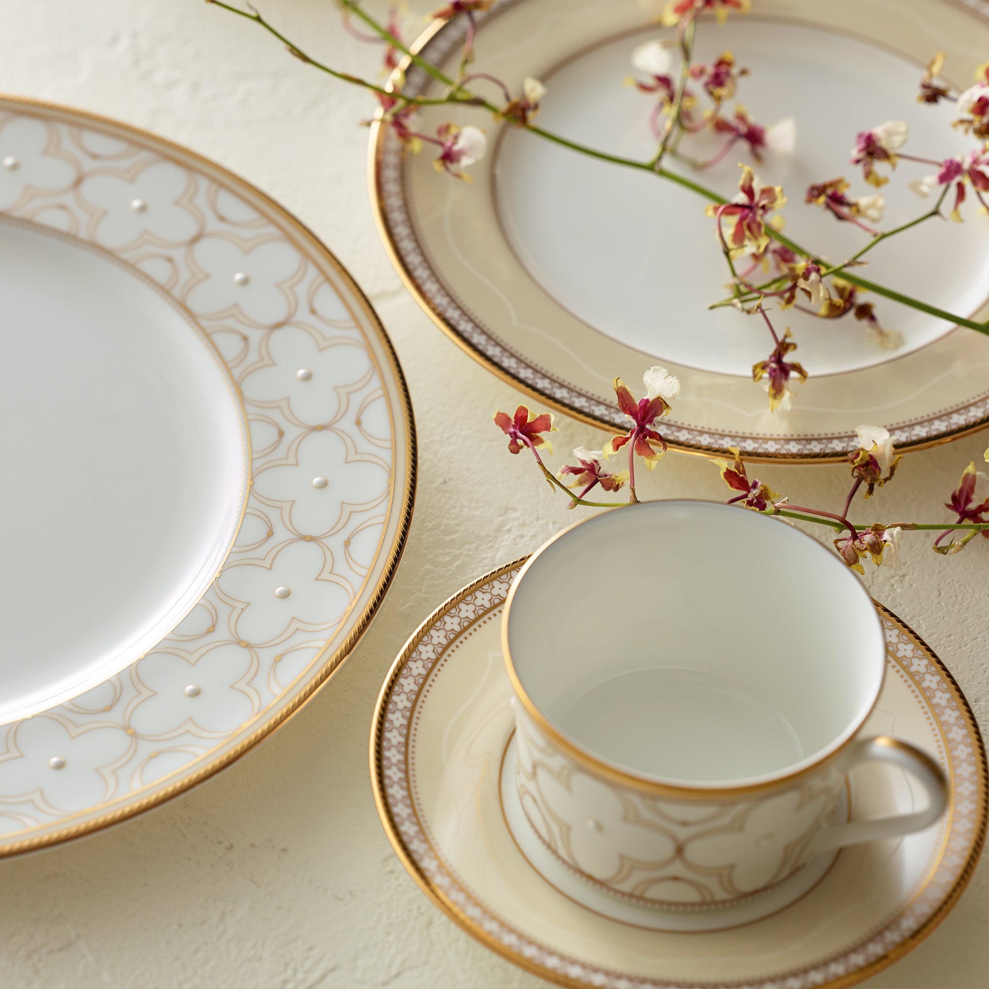 Noritake 96Pcs Dinner & Tea Set for 12 Person - Trefolio Gold