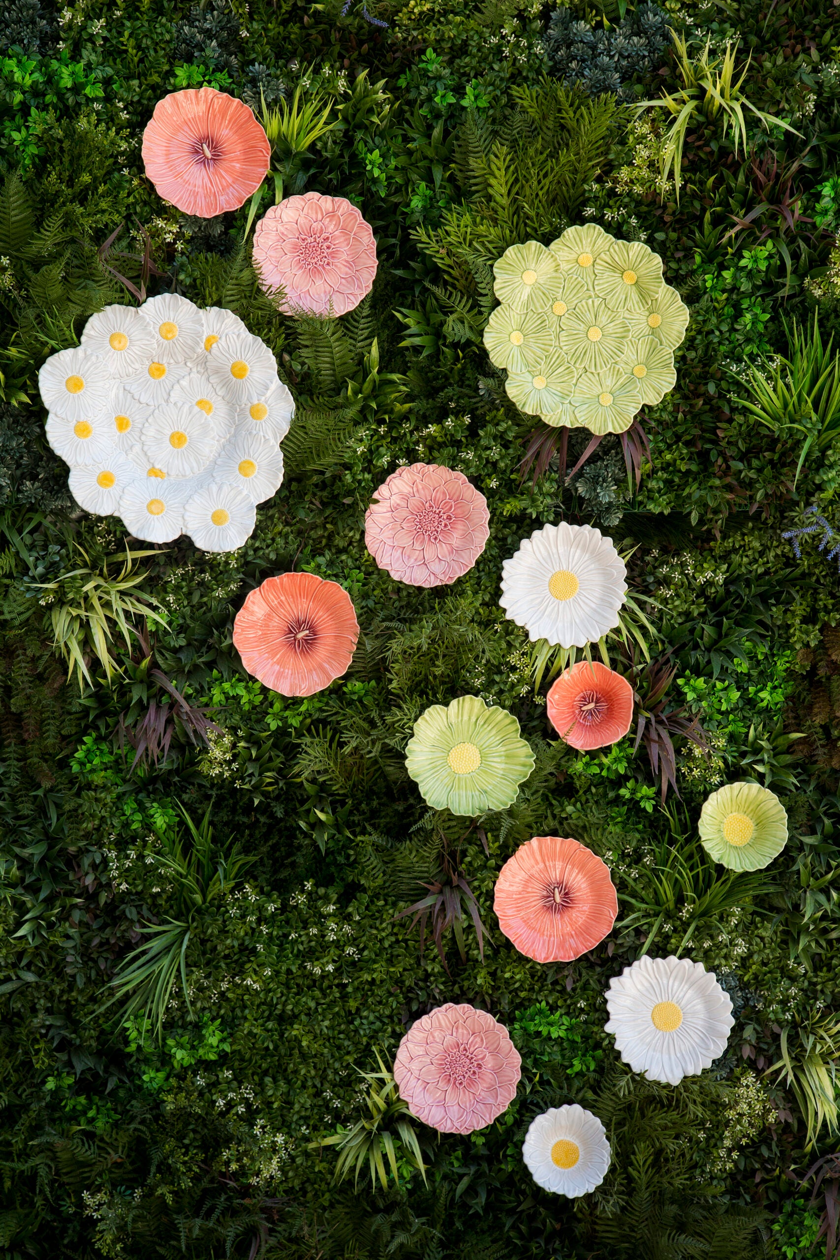 Bordallo Pinheiro Dessert Plate Cosmos - Maria Flor