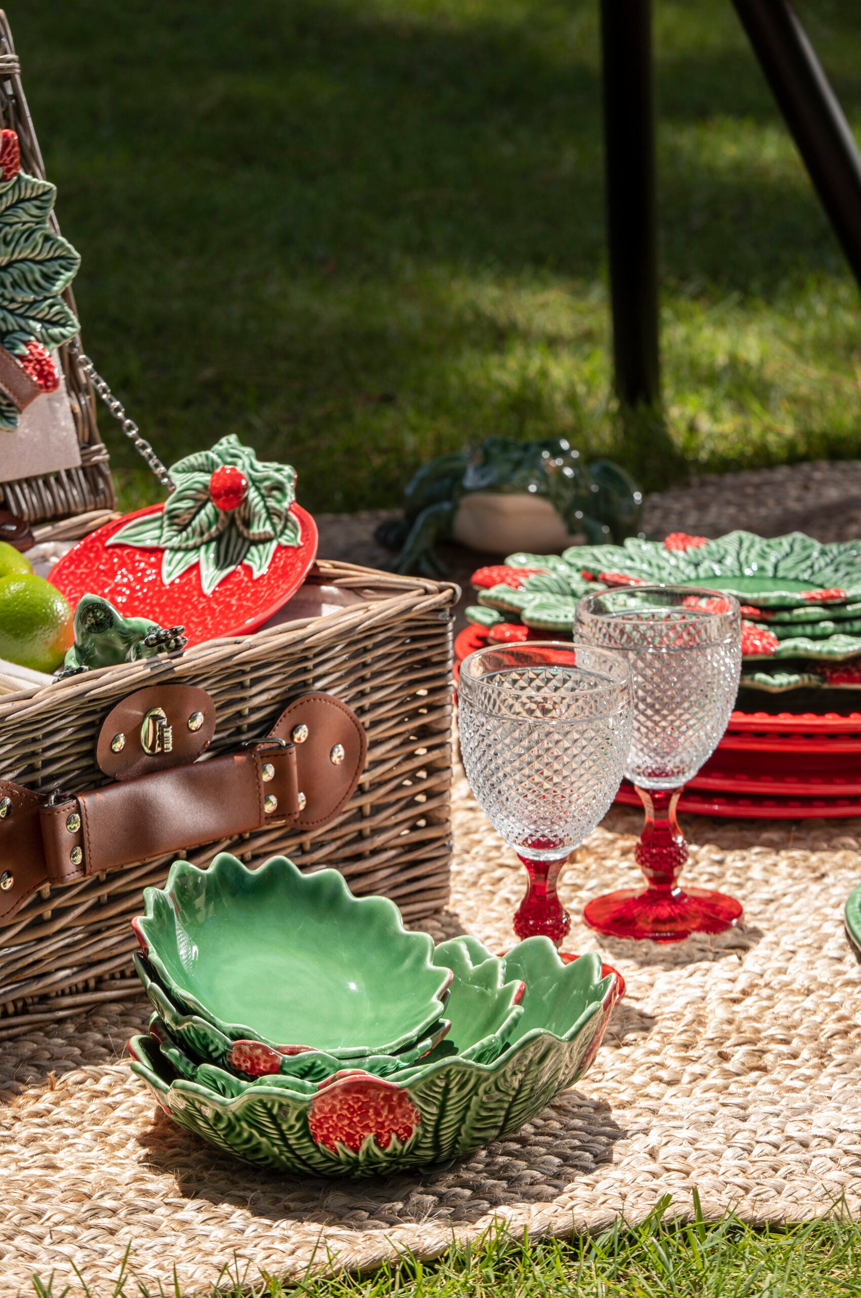 Bordallo Pinheiro Tureen 4l - Strawberries