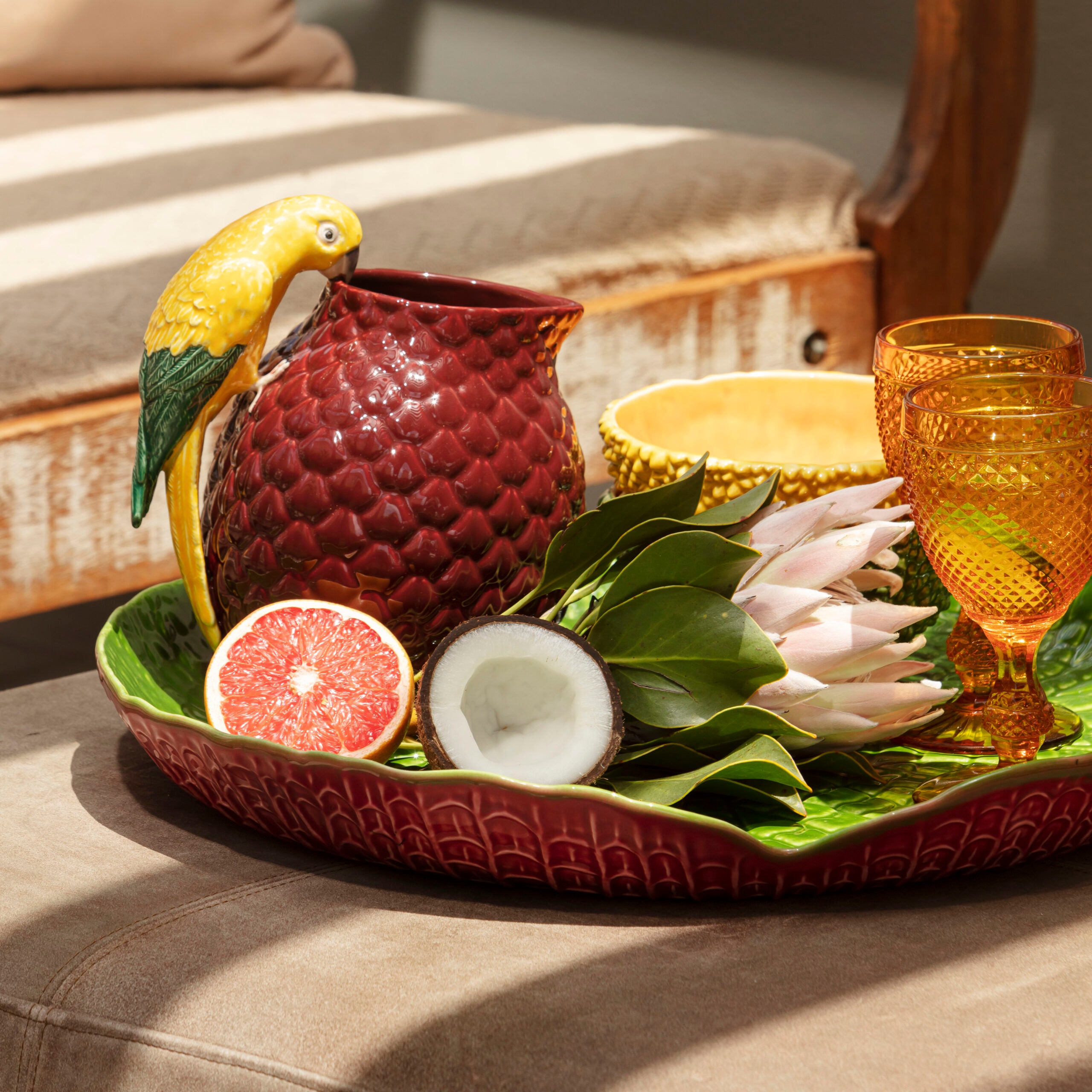 Bordallo Pinheiro Jug 2L with macaw - Amazónia