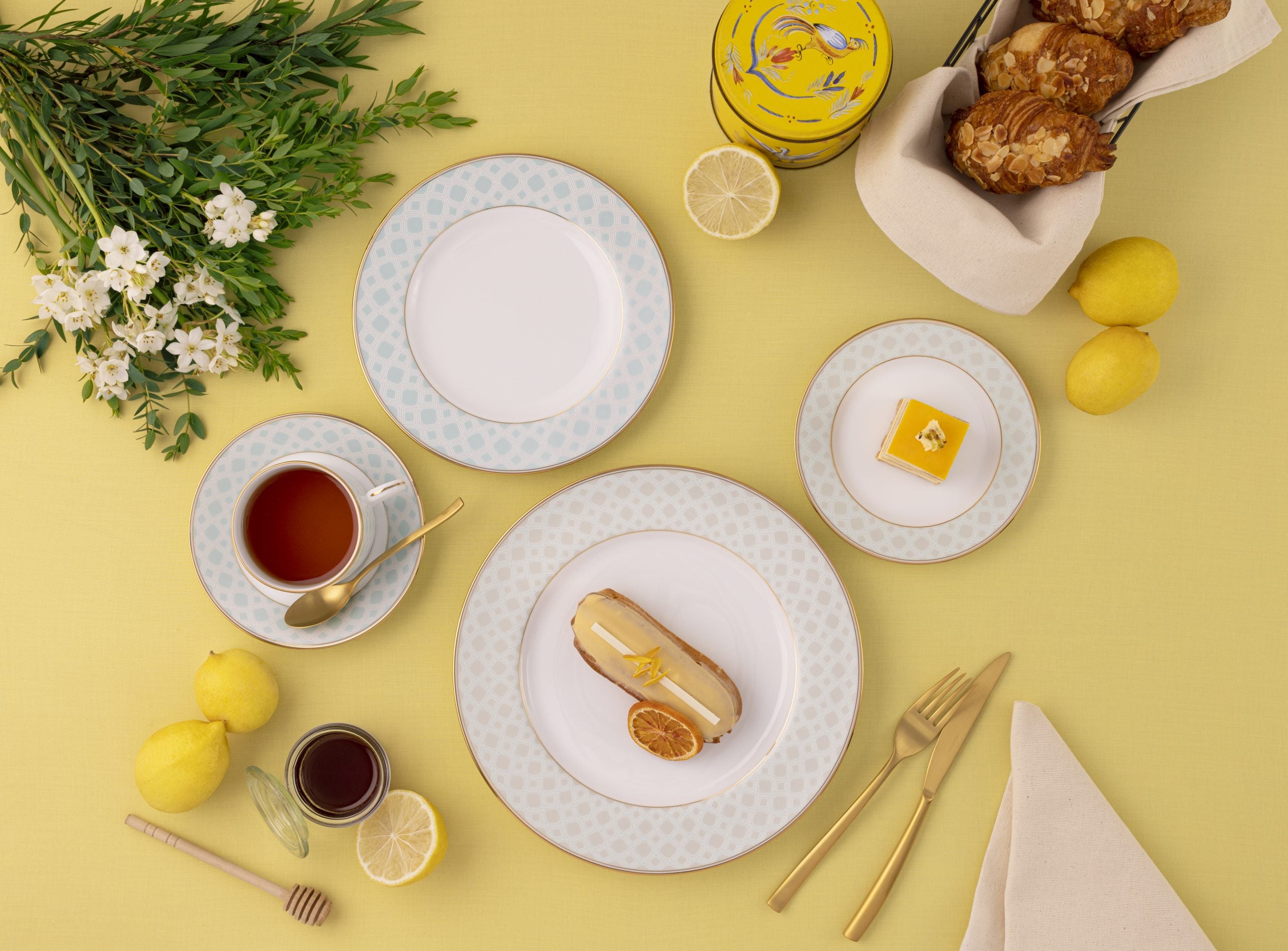 Noritake 96Pcs Dinner & Tea Set for 12 Person - Wicker Green