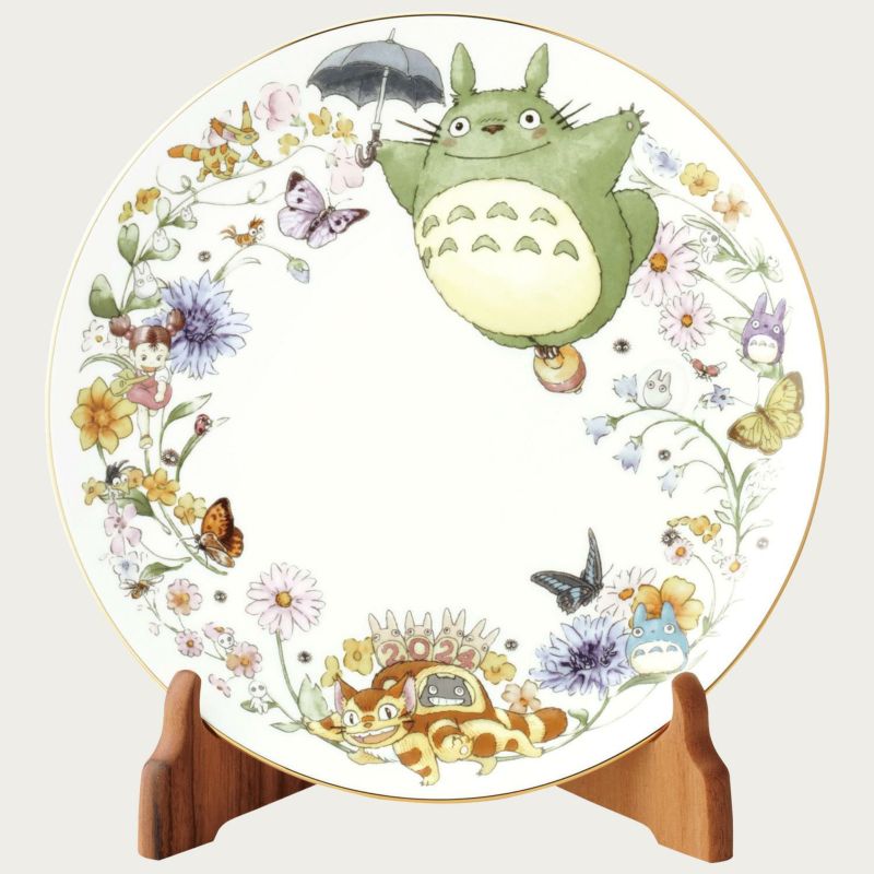 Limited Edition Noritake 2024 Year Plate 23cm (With Plate Holder) - "My Neighbor Totoro" © Studio Ghibli