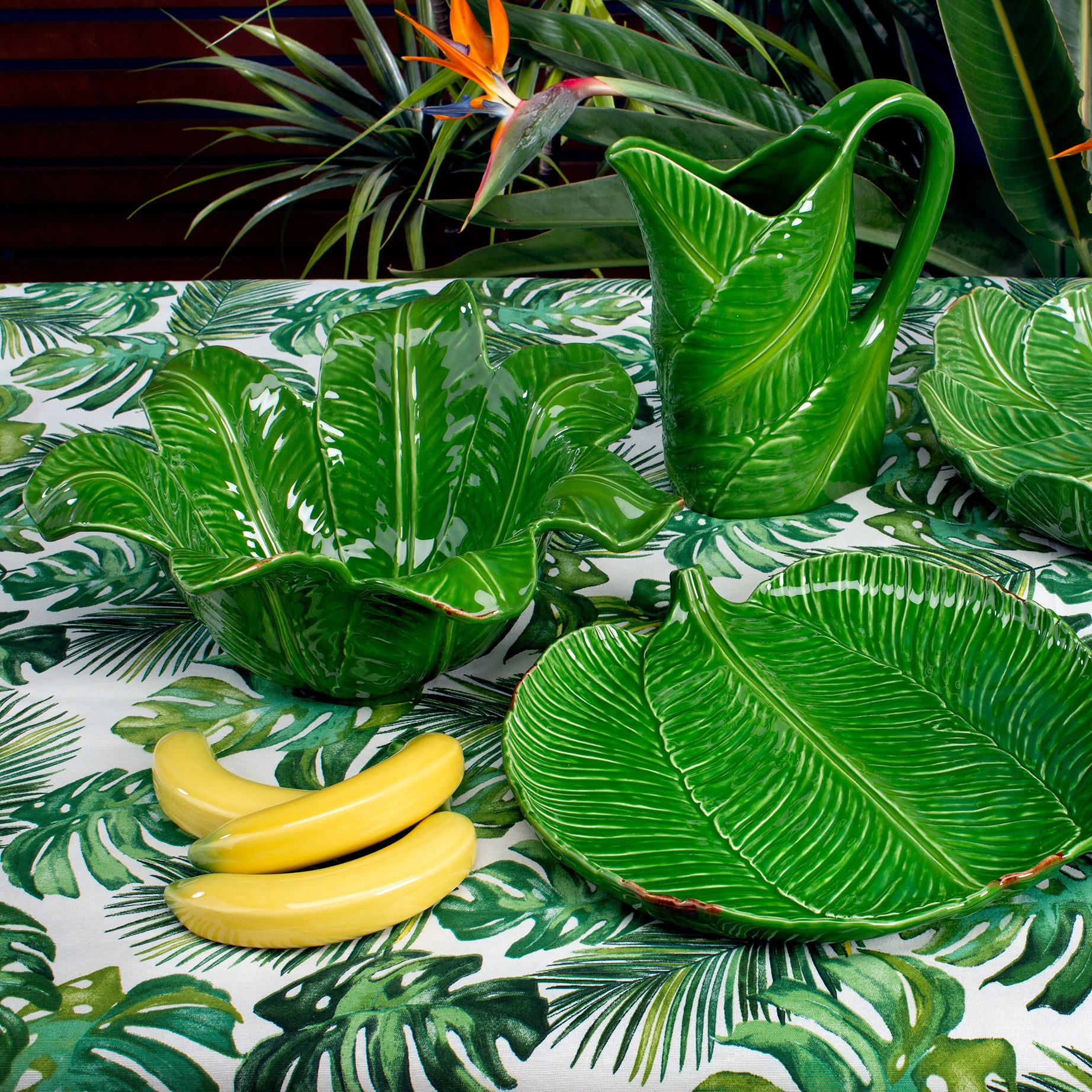Bordallo Pinheiro Salad Bowl 37 cm - Banana Madeira