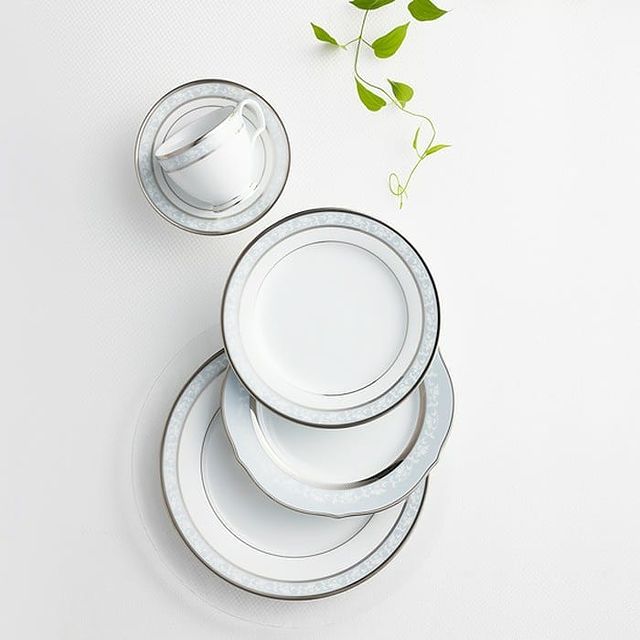 Noritake Dinner Plate - Brunswick Platinum