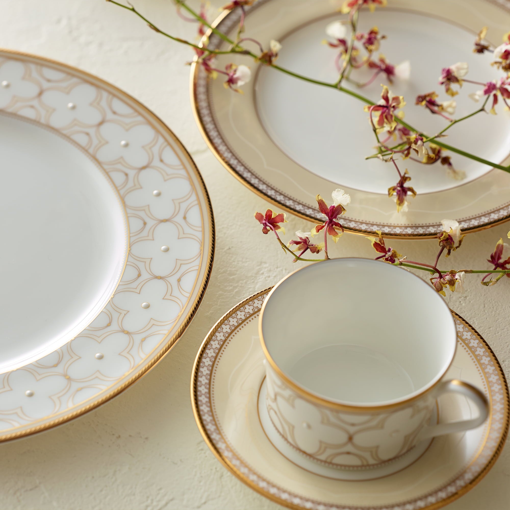 Noritake 20Pcs Dinner Set (Accent Plate) For 4 Person-Trefolio Gold