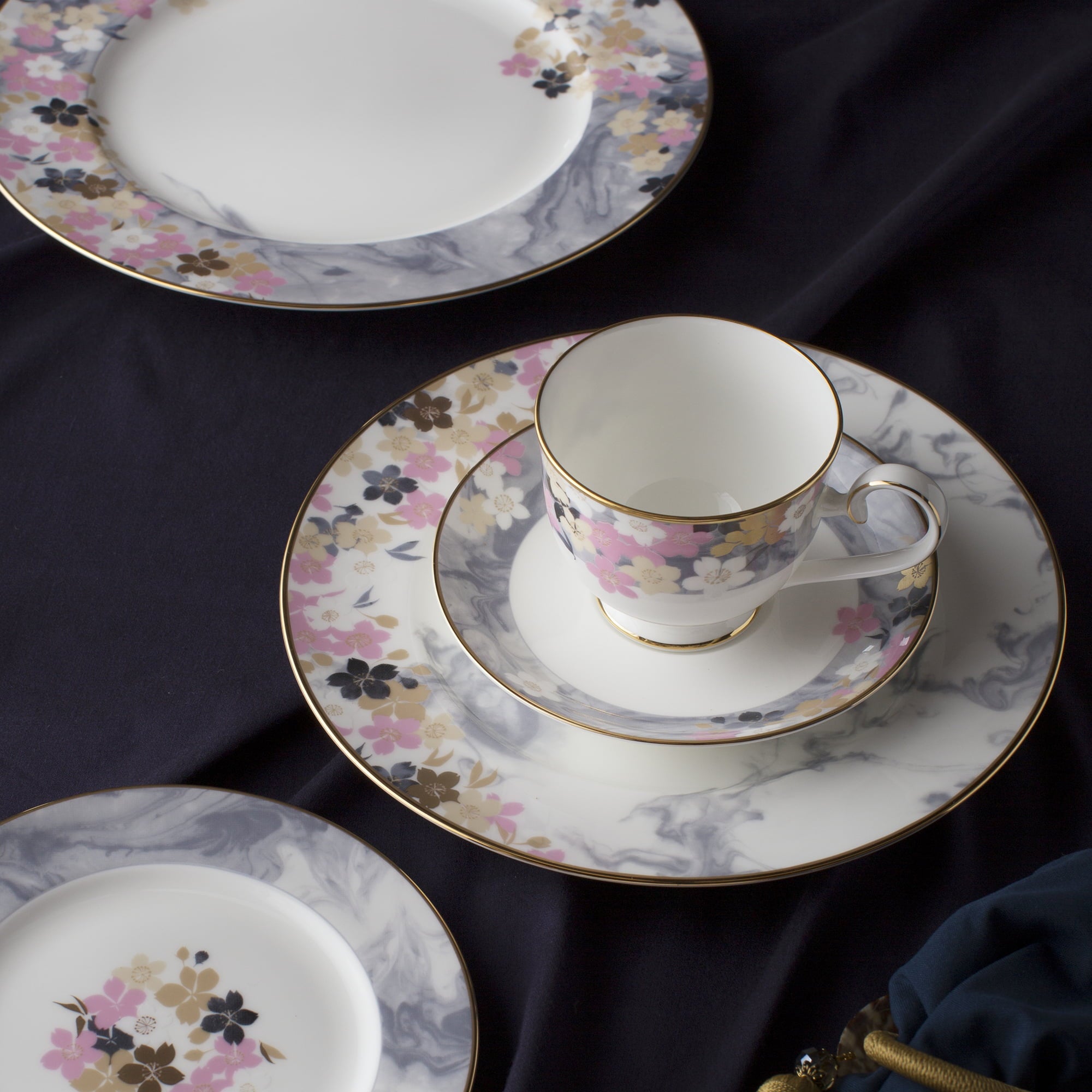 Noritake 47Pcs Dinner & Tea Set for 8 Person - Moonlit Blossoms