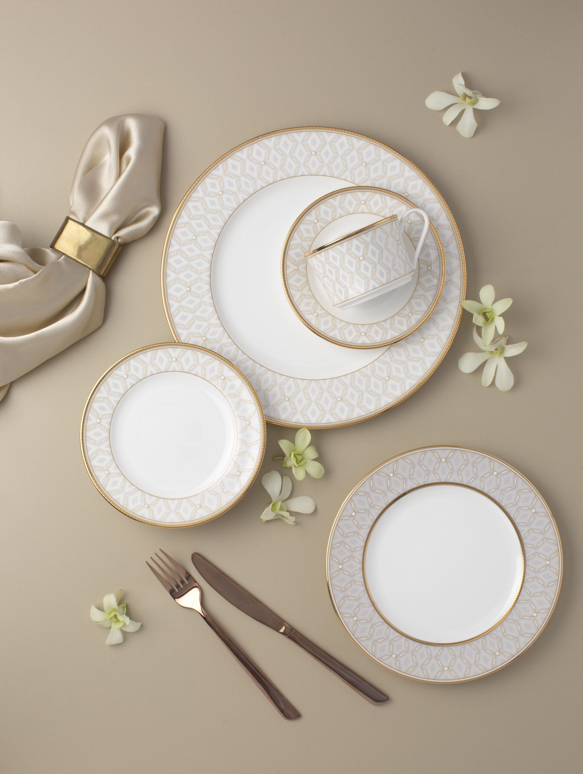 Noritake 47Pcs Dinner & Tea Set for 8 Person - Noble Pearl