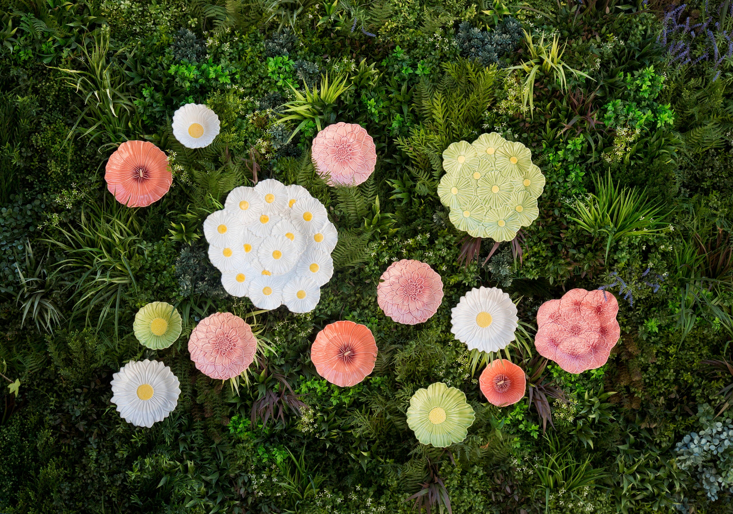 Bordallo Pinheiro Dessert Plate Hollyhock - Maria Flor