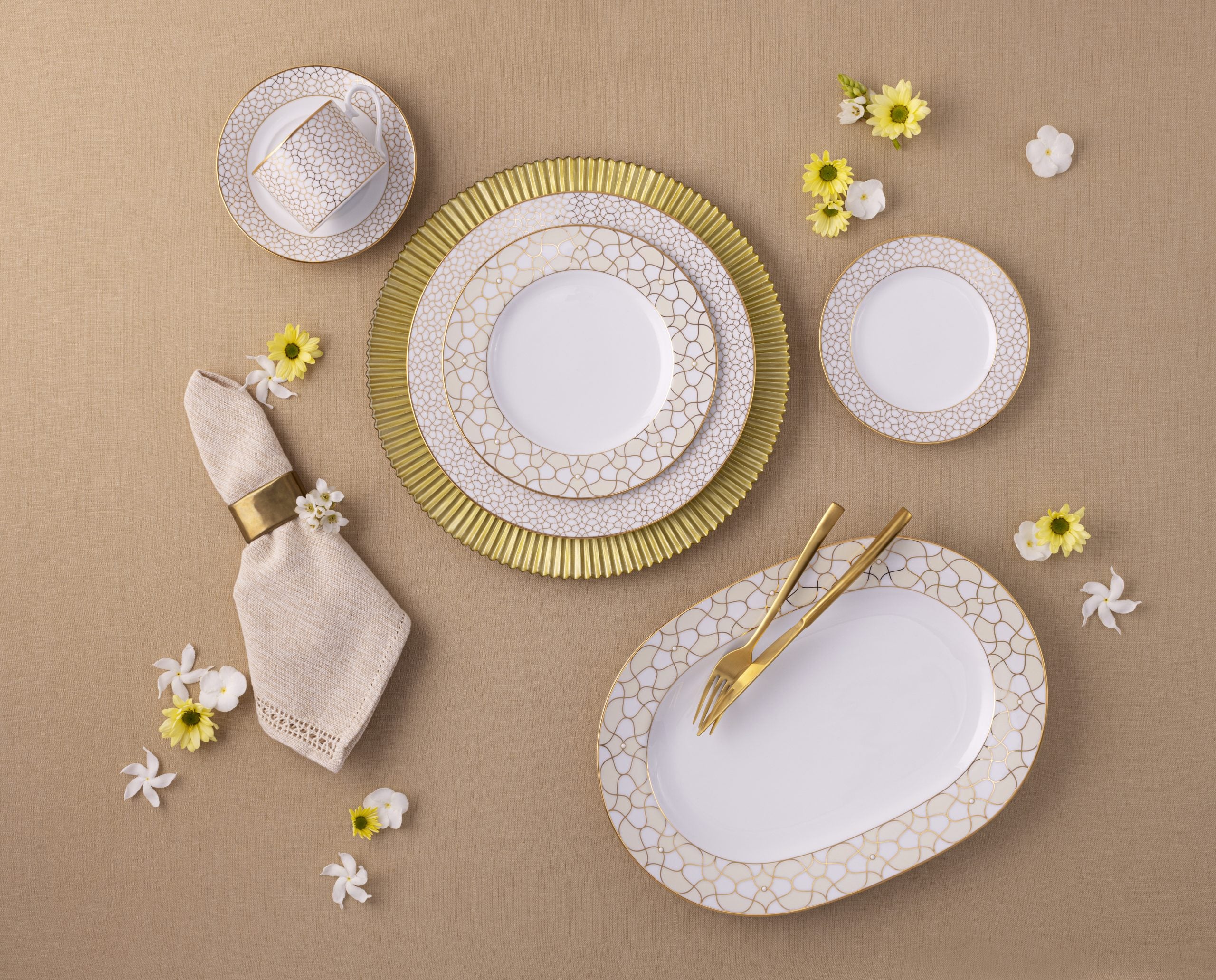 Noritake 47Pcs Dinner & Tea Set for 8 Person - Ripple Gold