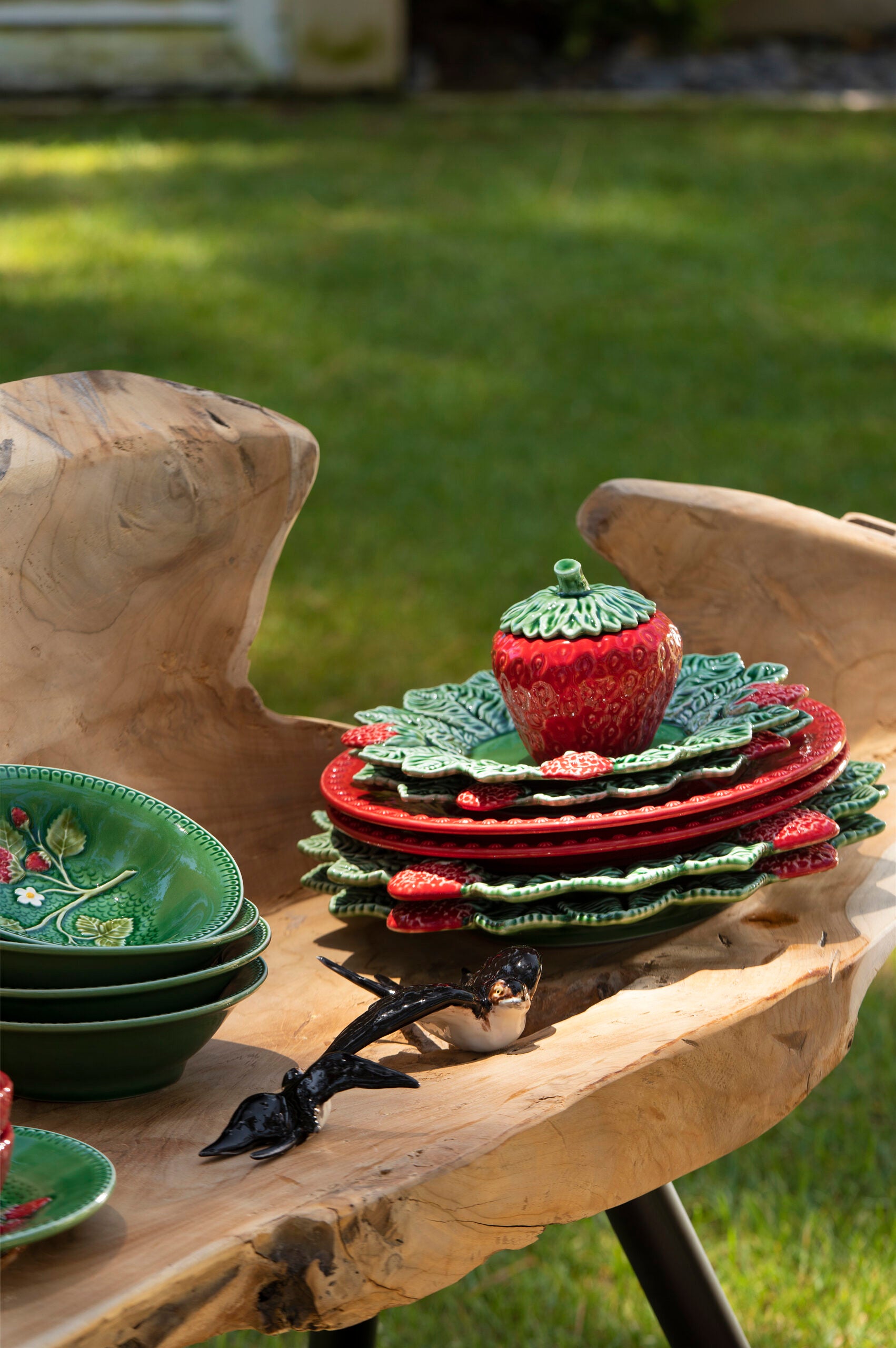 Bordallo Pinheiro Large Bowl 23.5cm - Strawberries
