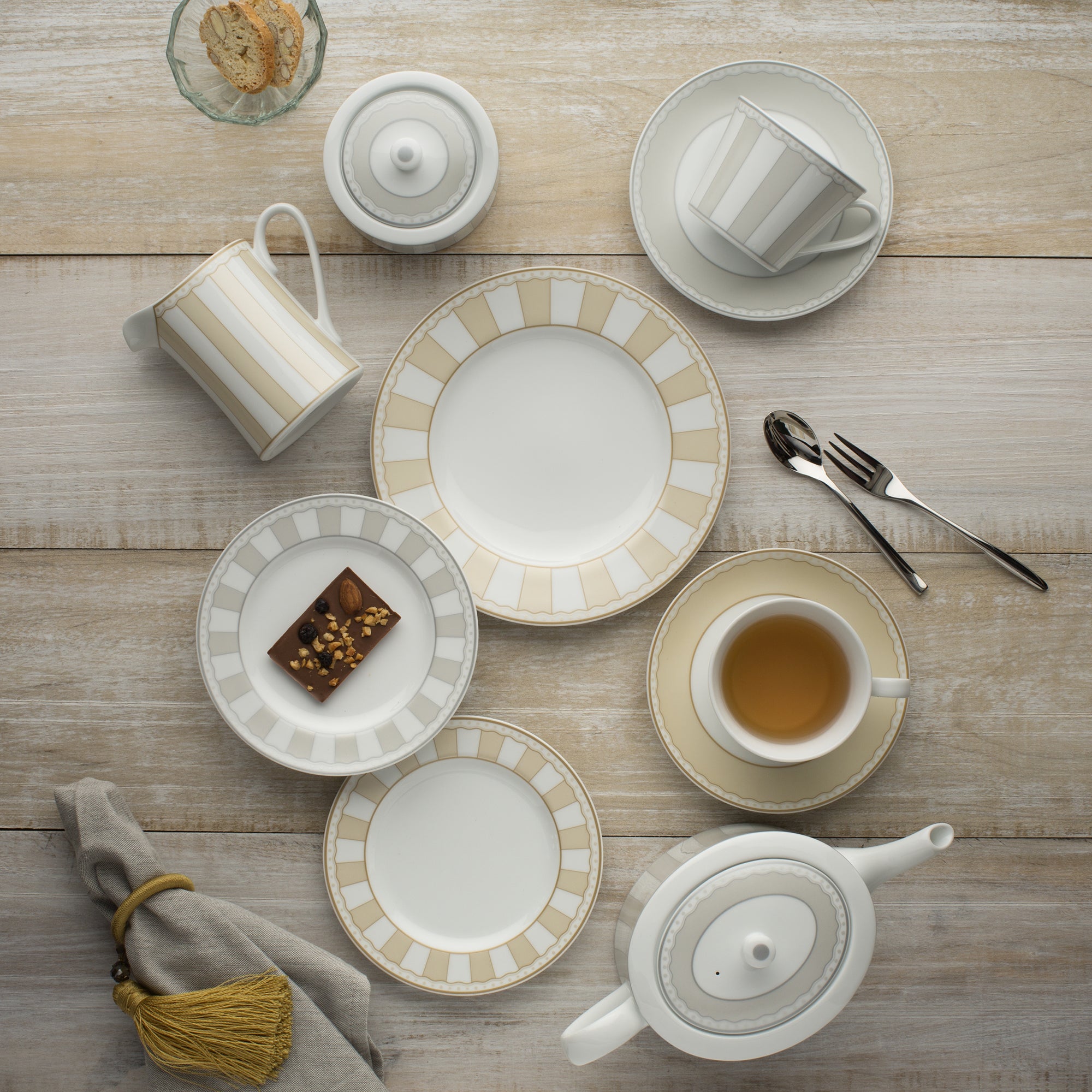 Noritake 2Pcs Dinner Plate With Gift Box  - Carnivale Champagne