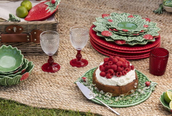Bordallo Pinheiro Cheese Tray - Strawberries - Image 2