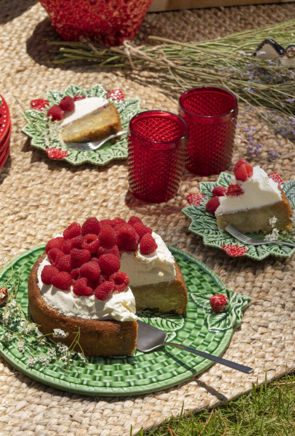 Bordallo Pinheiro Cheese Tray - Strawberries - Image 8